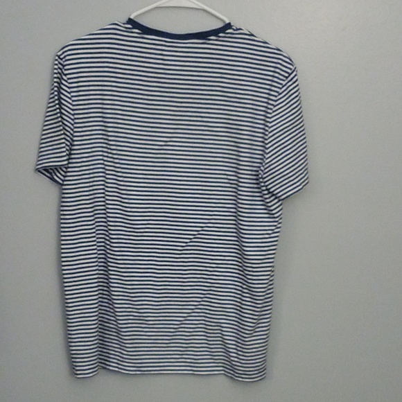 SOLD Men's Lacoste V-neck T-shirt - Picture 2 of 3